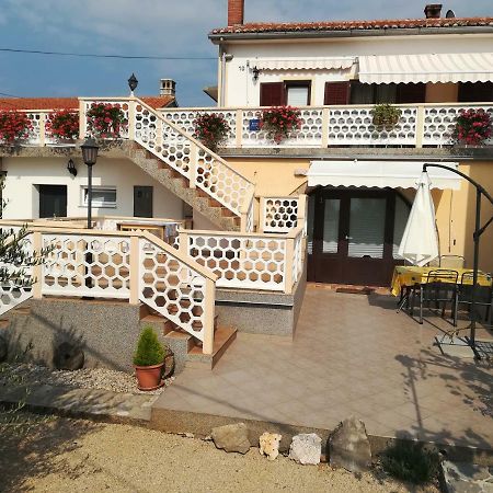 Apartmani Marija マリンスカ エクステリア 写真