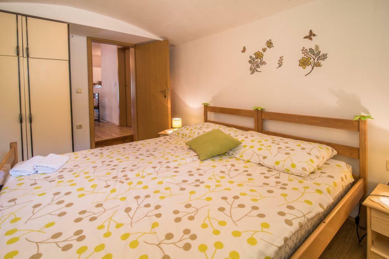 Apartmani Marija マリンスカ エクステリア 写真