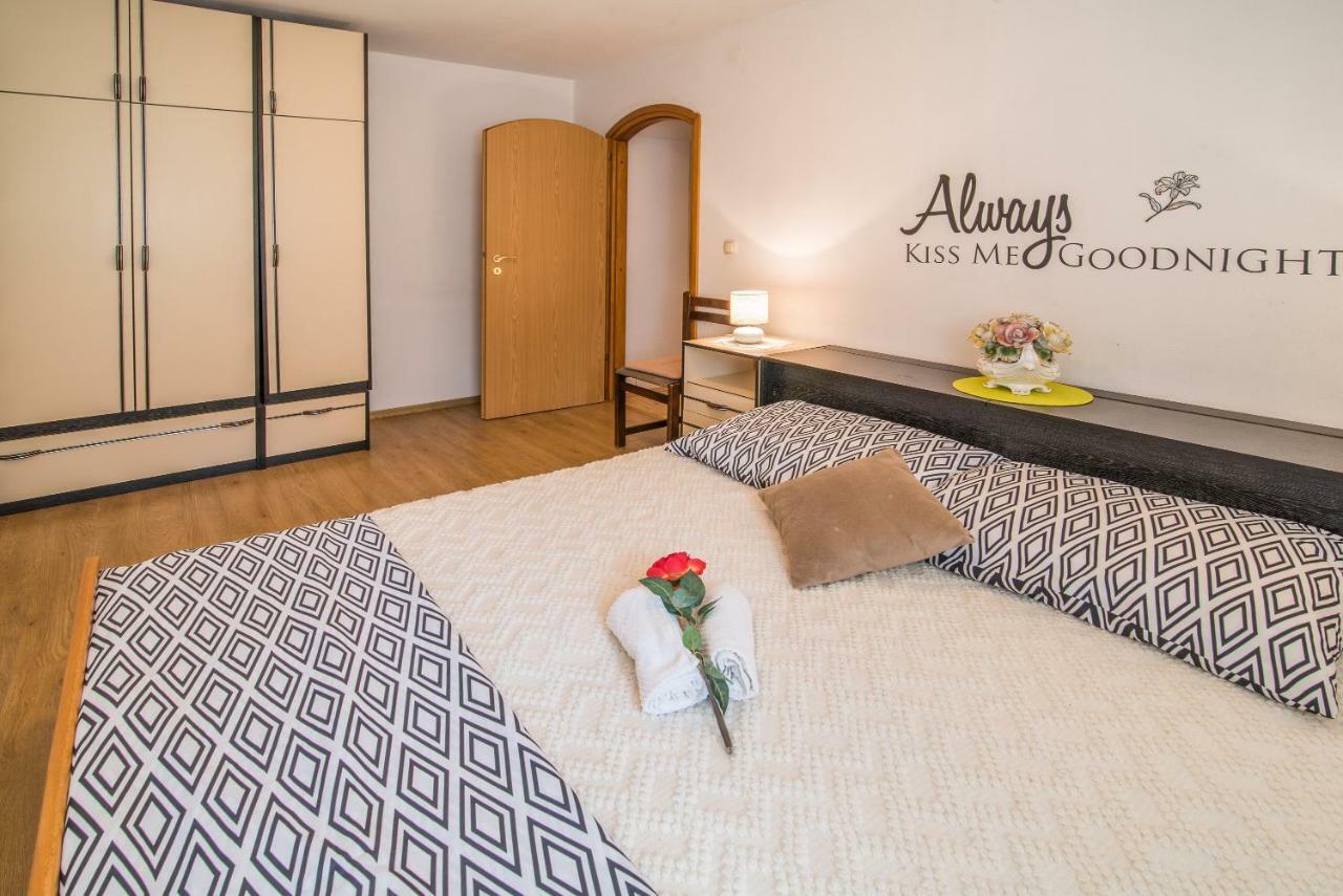Apartmani Marija マリンスカ エクステリア 写真