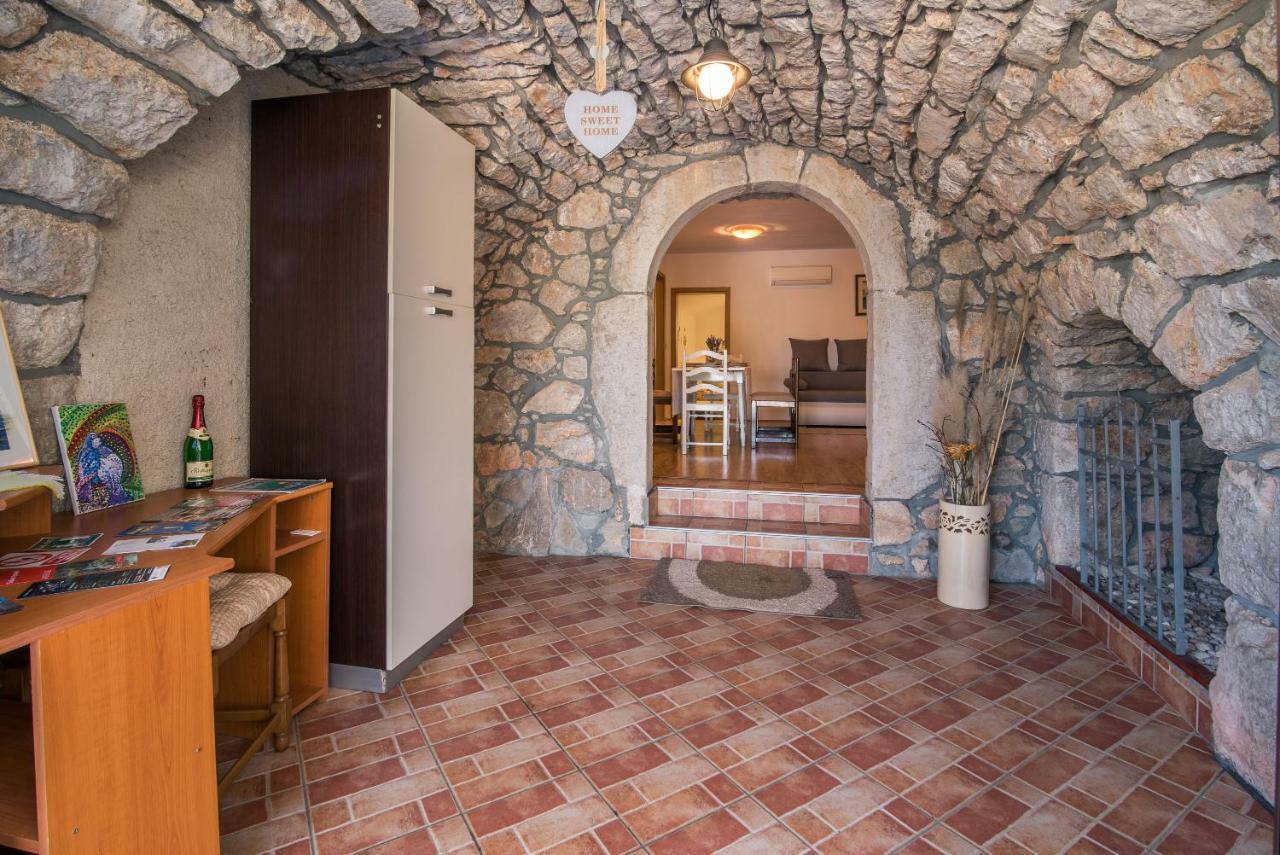 Apartmani Marija マリンスカ エクステリア 写真