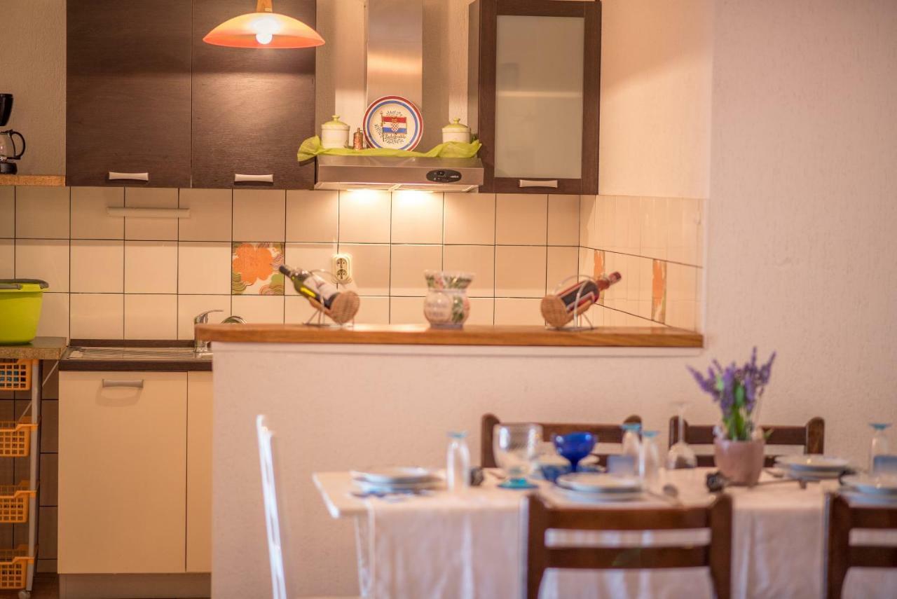 Apartmani Marija マリンスカ エクステリア 写真