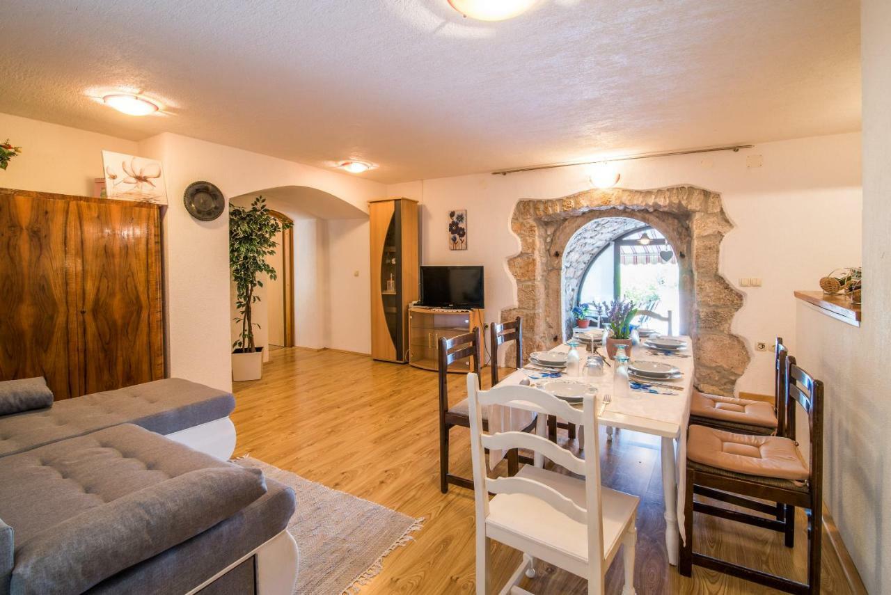 Apartmani Marija マリンスカ エクステリア 写真